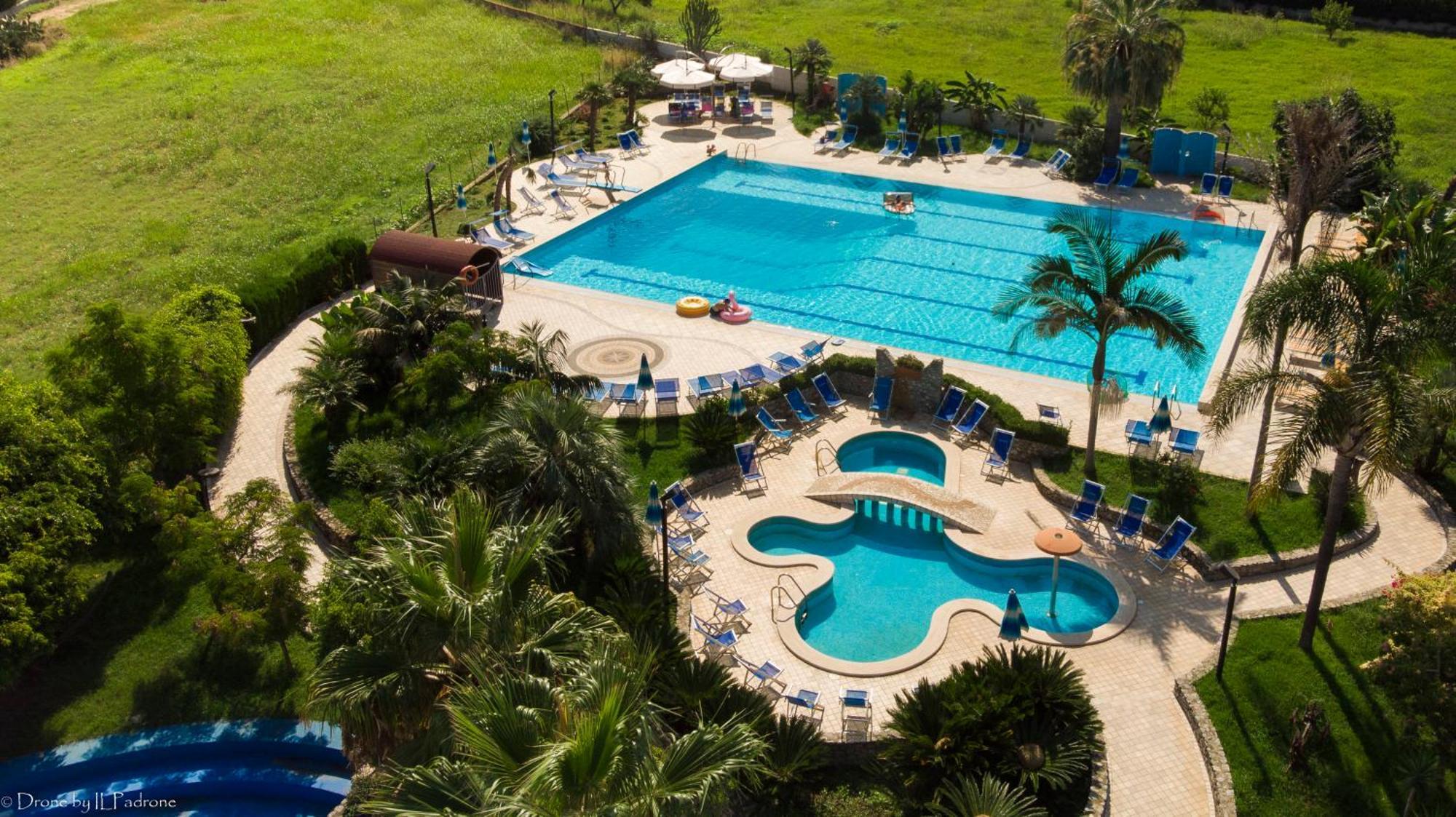 Hotel Calabrisella Calabria Екстериор снимка